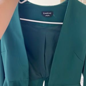 Bebe blazer green size 2 preowned but in perfect condition
